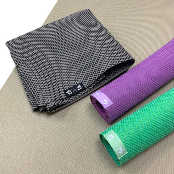 GRIP TOP FOLDABLE TRAVEL MAT - เสื่อโยคะยางพาราผสมแฟบริค หนึบทั้งตอนมือแห้งและมีเหงื่อ - Image 8