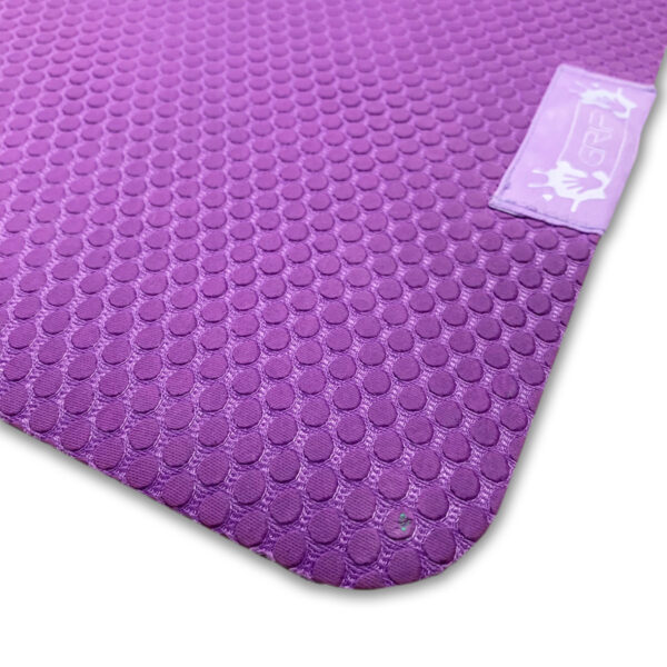GRIP TOP FOLDABLE TRAVEL MAT - เสื่อโยคะยางพาราผสมแฟบริค หนึบทั้งตอนมือแห้งและมีเหงื่อ - Image 6